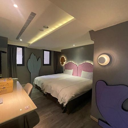 Check Inn Taichung Wenxin Zhongqing Exterior photo