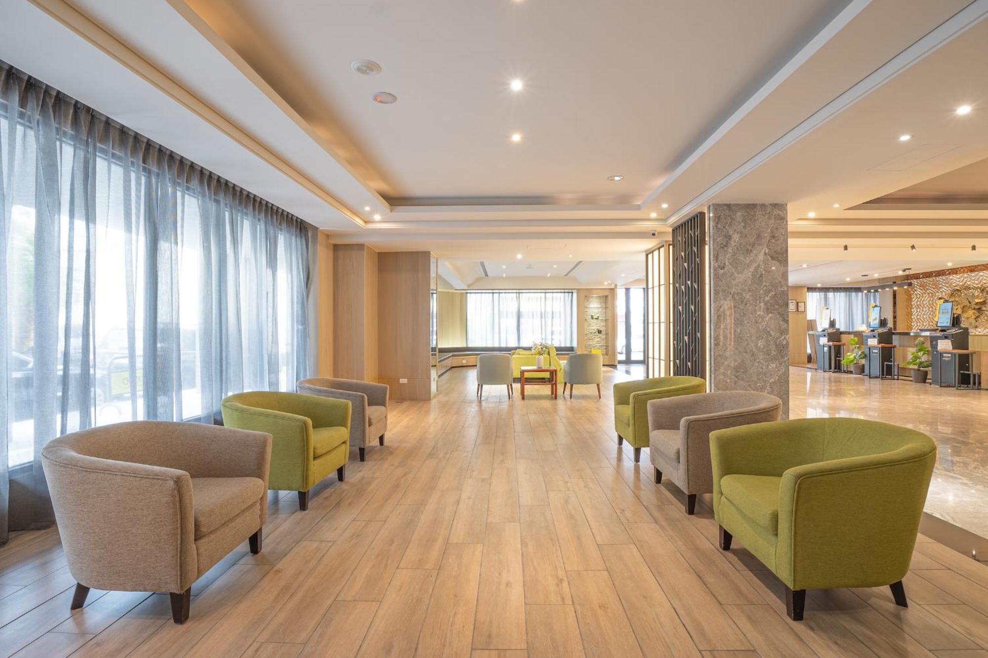 Check Inn Taichung Wenxin Zhongqing Exterior photo